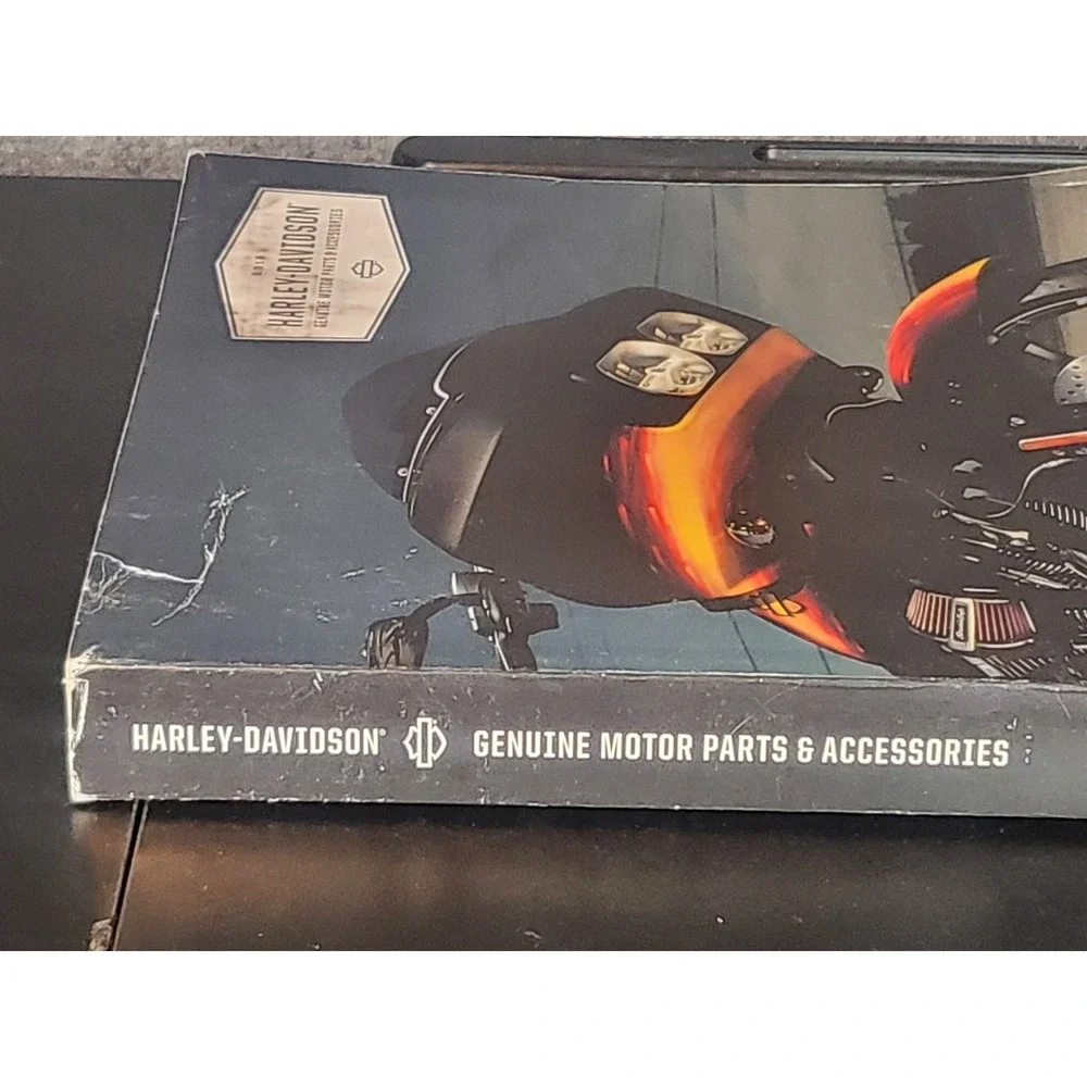 2015 Harley Davidson Genuine Motor Parts Accessories Catalog‎ Book Biker Manual